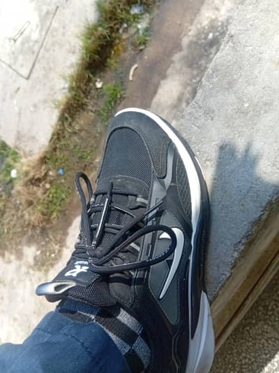 nike sports sneakers 41 size