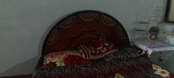 bed and iron box 4x6