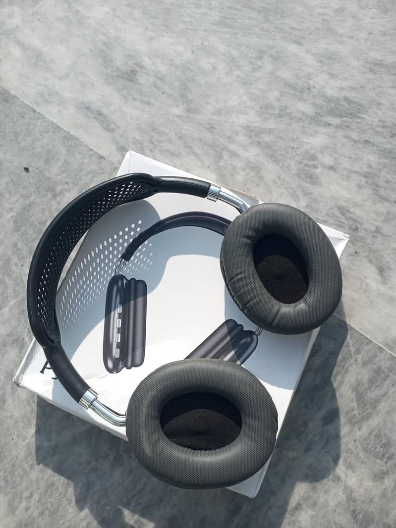 Bluetooth headphone 0