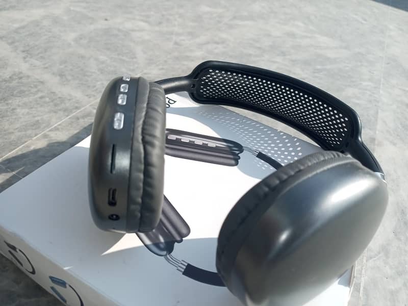 Bluetooth headphone 2