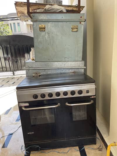 big trunk ,cooking range,table and water tanki