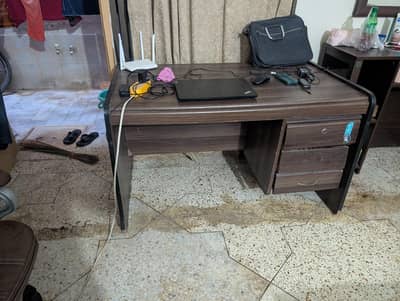 computer table
