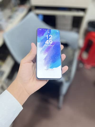 Samsung S21fe lcd available