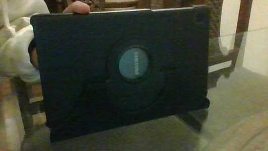 Galaxy tablet a7 used 32 gb with cover