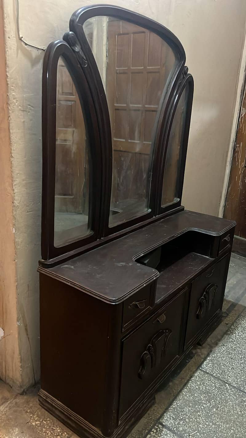 dressing table 3