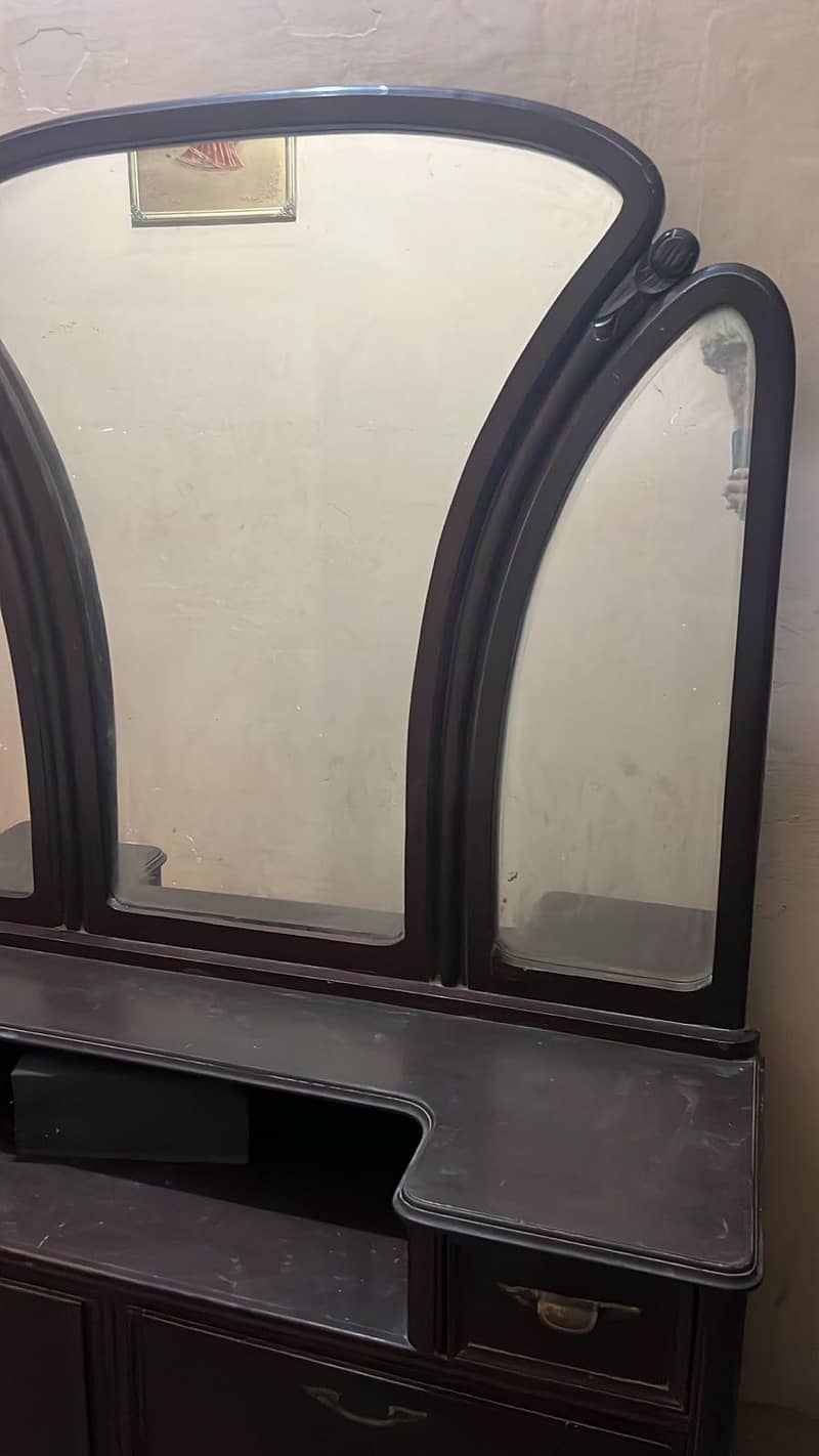 dressing table 4