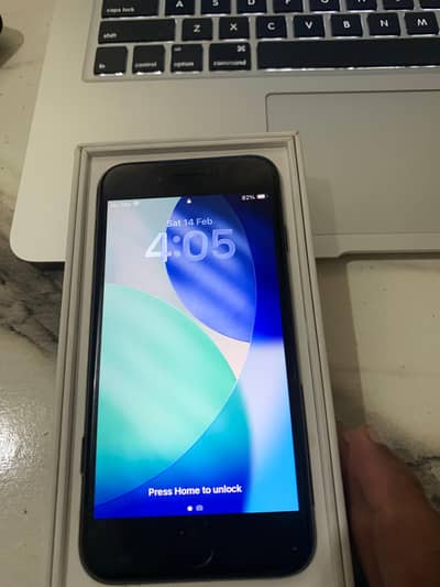 iphone se 2020 64GB FU FULL SIMTIME AVAILABLE