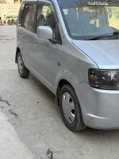Nissan otii 2012 model
