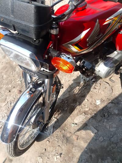 I want to sell my bike Honda 125 10/10 condition first owner urgent
