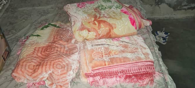 2 other new Winter Blankets set for Sale