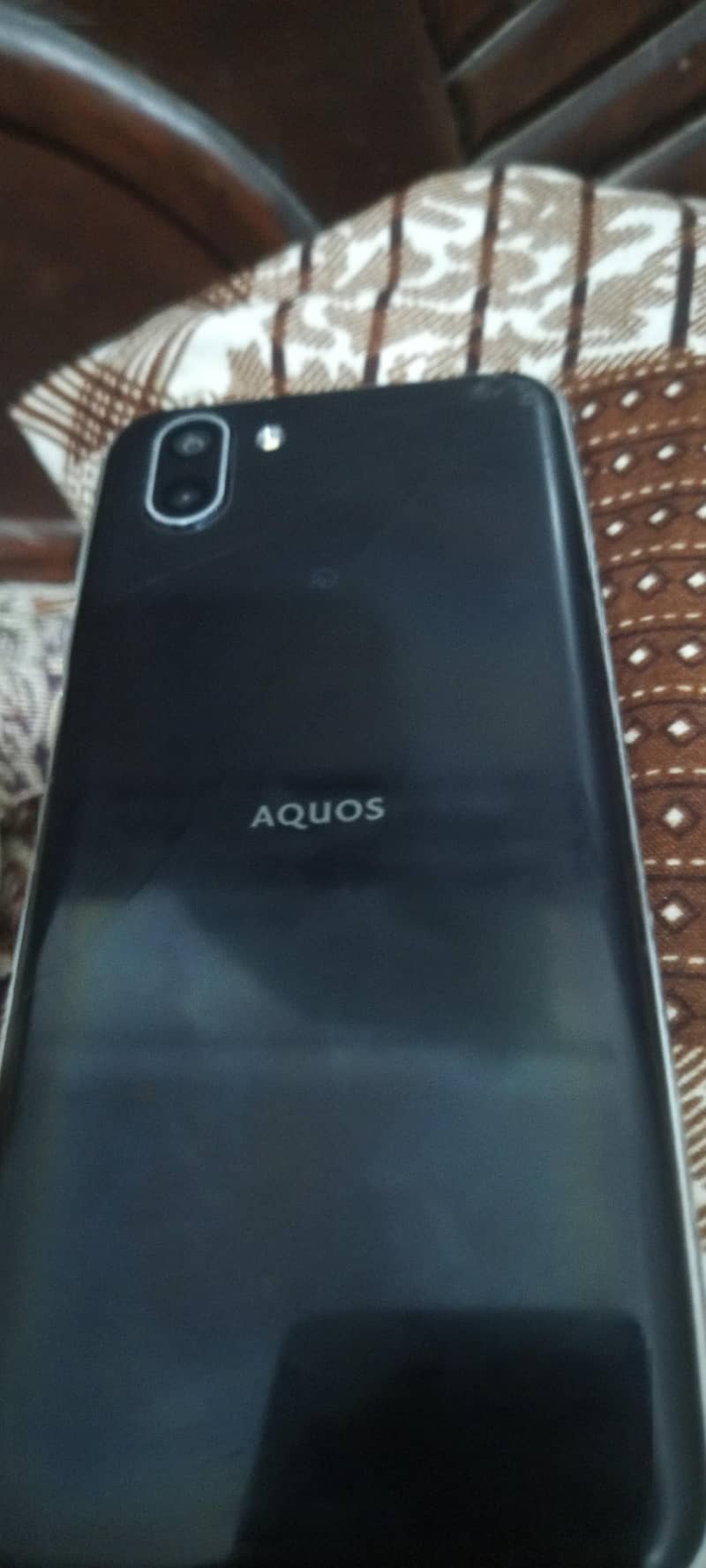 SHARP AQUOS  R2 3