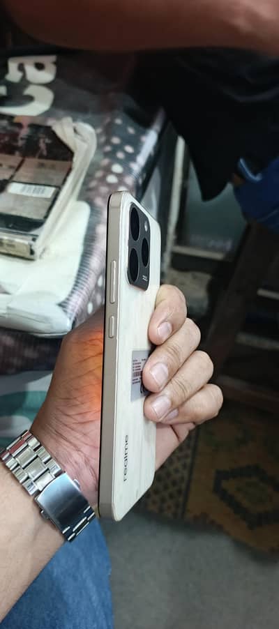 realme 15t