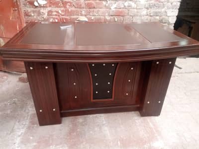 Premium Quality Stylish Wooden Office Executive Table Available|