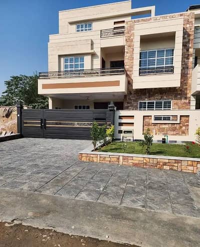 G 13 10 MARLA HOUSE AVAIALABLE FOR SALE