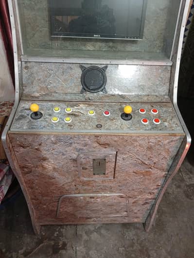 Arcade gaming console