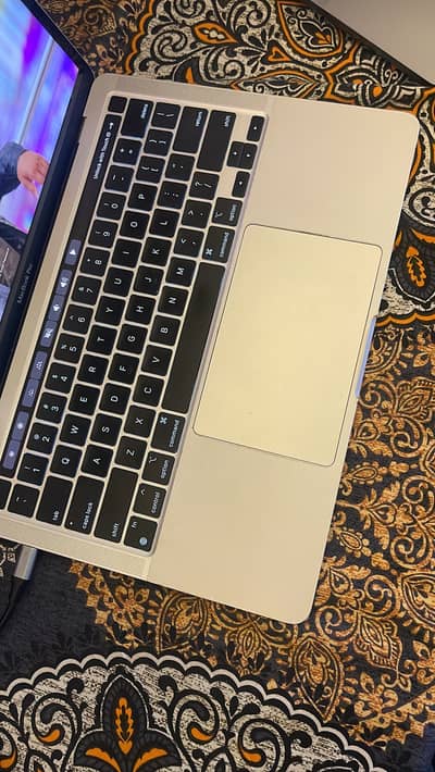 Macbook pro m2 14 inch 8gb