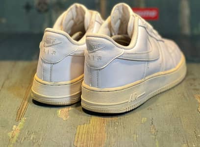 Nike airforce 1 triple white