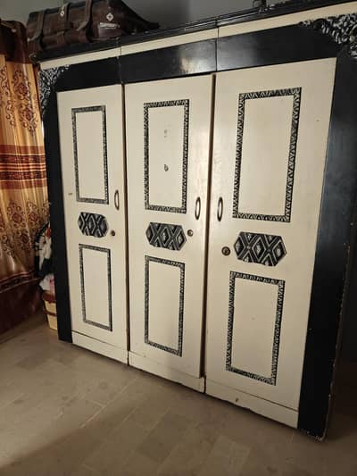 Bedroom Set ( Bed and Almari)