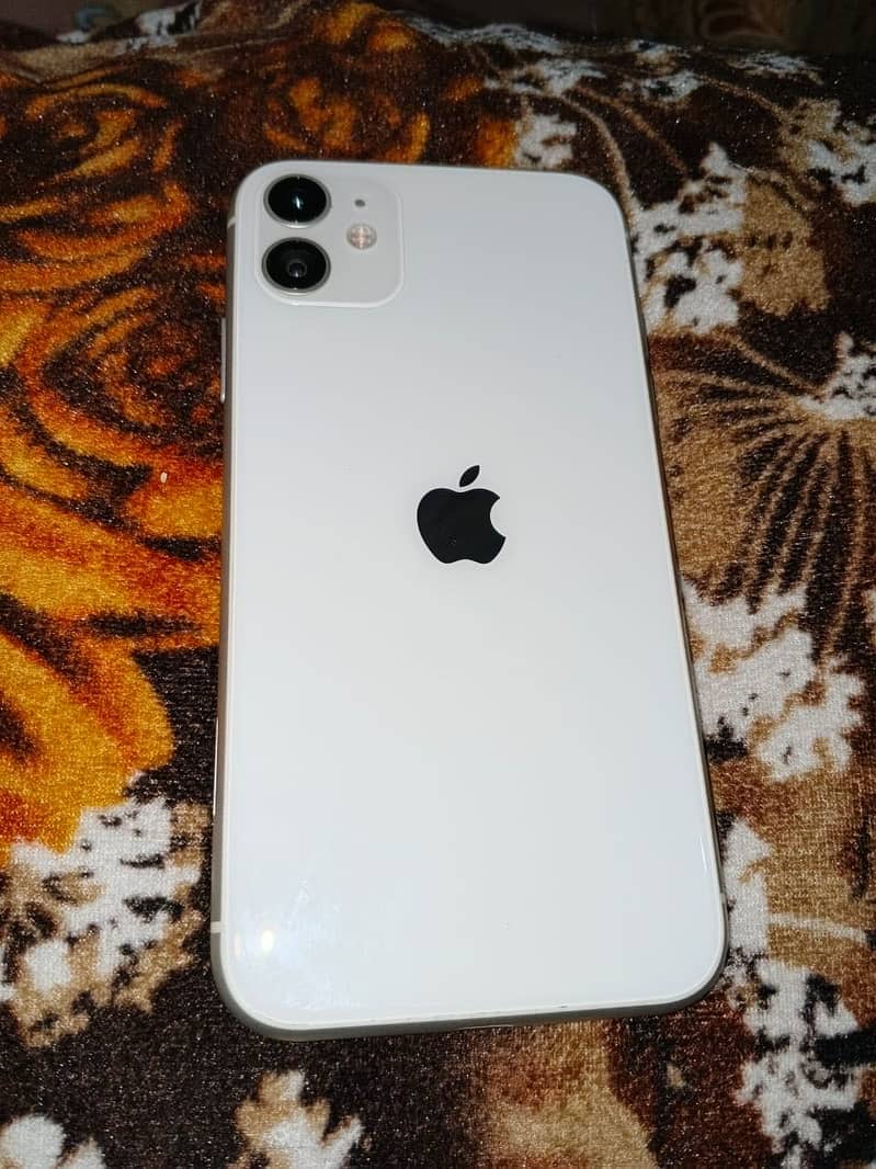 iPhone 11 3