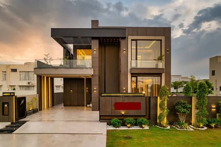 KANAL FURNISH EYE CATCHING SUPERB LUXURY BUNGALOW FOR SALE ON TOP LOCATION