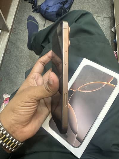 16pro max 256gb desert titanium  factory unlock physical + esim