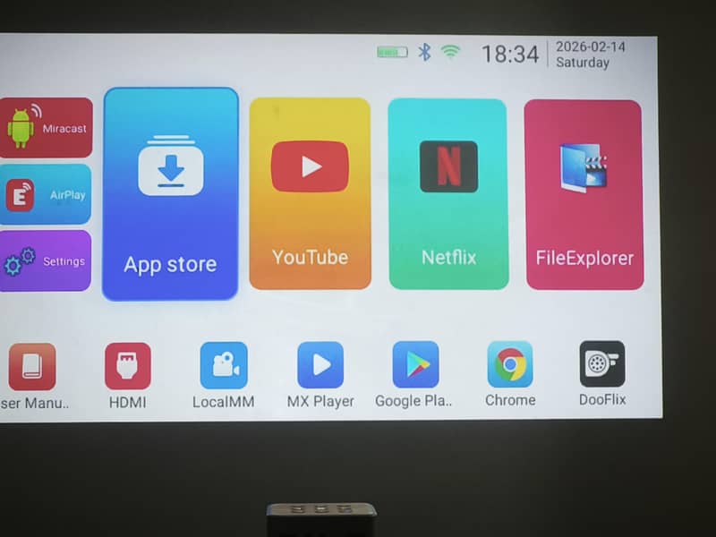 کورین کمپنی کا منی چارج ایبل زبردست پروجیکٹر   Minix  Mini projector 16