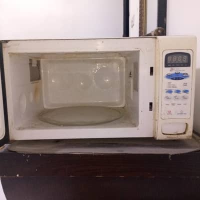 Dawlance Microwave Oven – For Repair / Parts