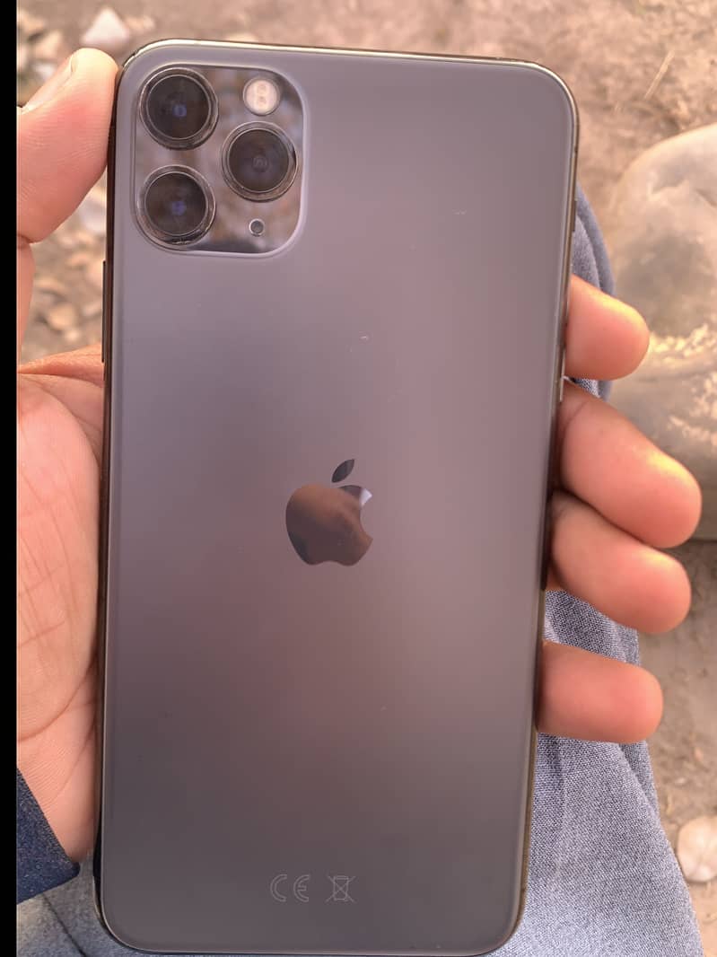 iphone 11 pro max 4