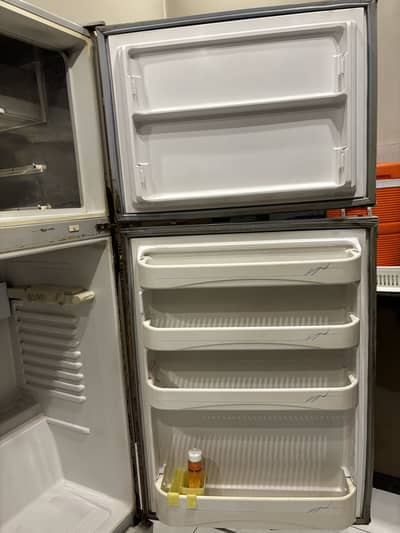 Dawalance fridge [working properly]