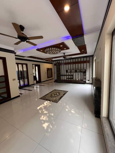 1 kanal Beautiful House Available For Rent in Bahria Town Lahore