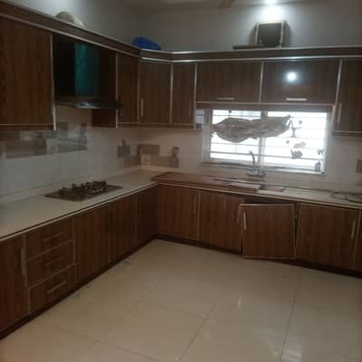 LOWER PORTION 3BEDROOM DRAWING ROOM TV LUNG PARKING