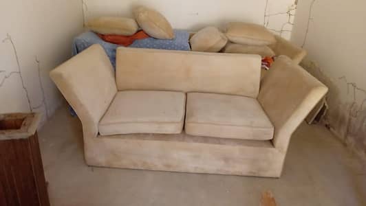 branded 5 seater valvet sofa set
