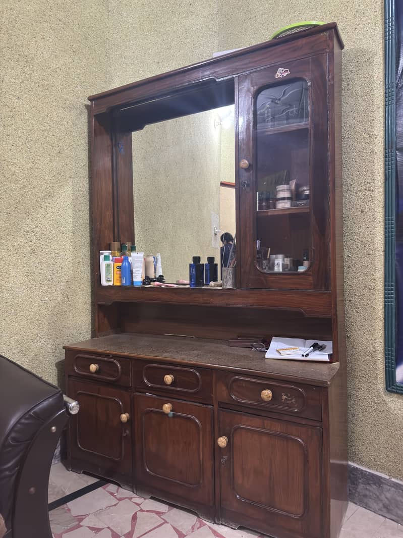 Dressing Table 0