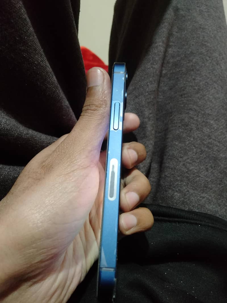 iPhone 12 mini 4