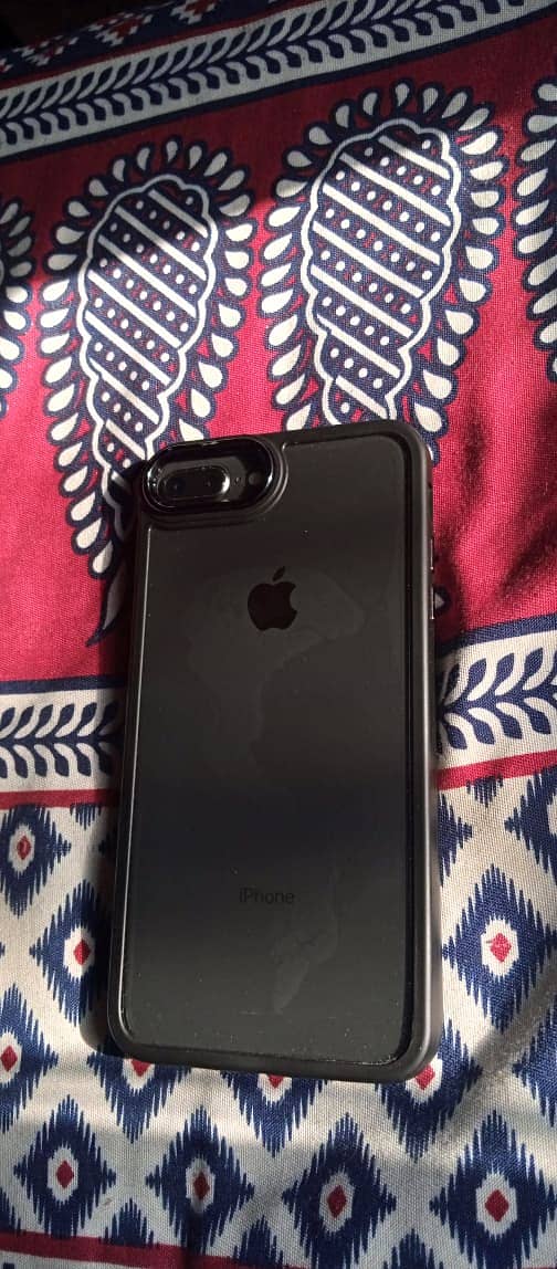 Apple iPhone 8 Plus 0