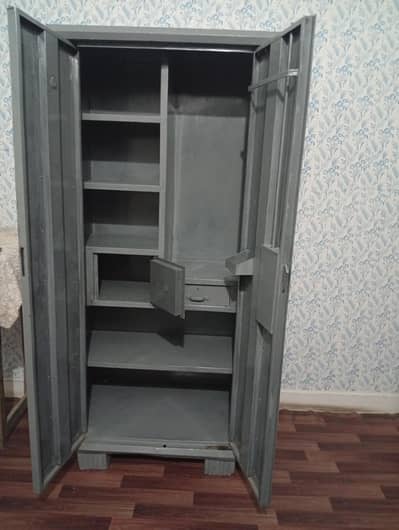 silver wardrobe achii condition m silver colour