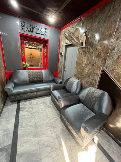 5 Seater Sofa Set 10/10 For Sale