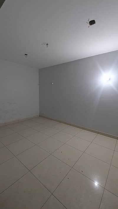 2 bed DD 3Rd floor flat KDA flats DC office