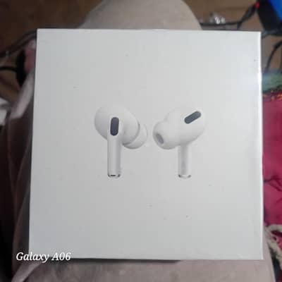 Airpods pro 2nd  Generation  Magsafe charging case