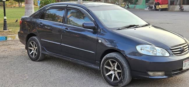 selling corolla SE saloon contact number 0322. . 2940029