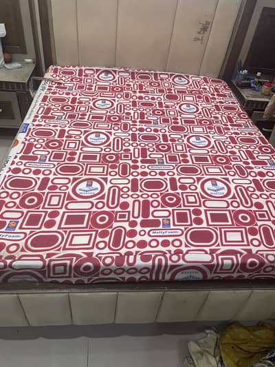 Mattress of molty form ~5ft ~