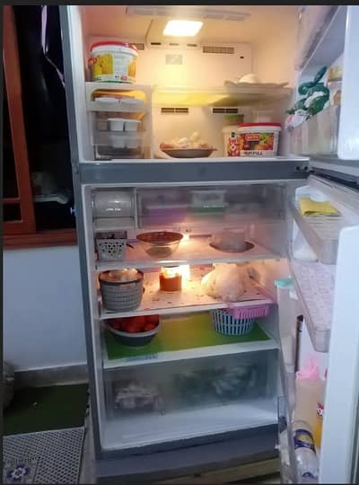 Hitachi Freezer Jambo Size – Good Condition