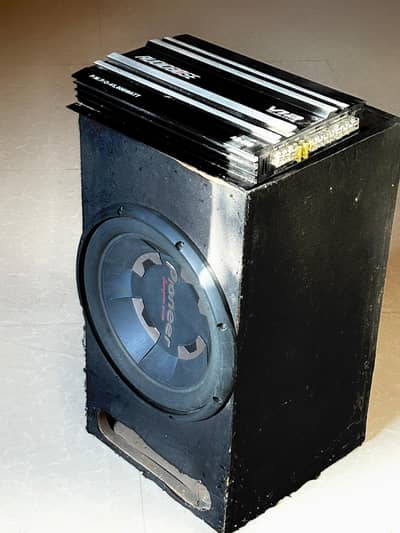 woofer and amplifier