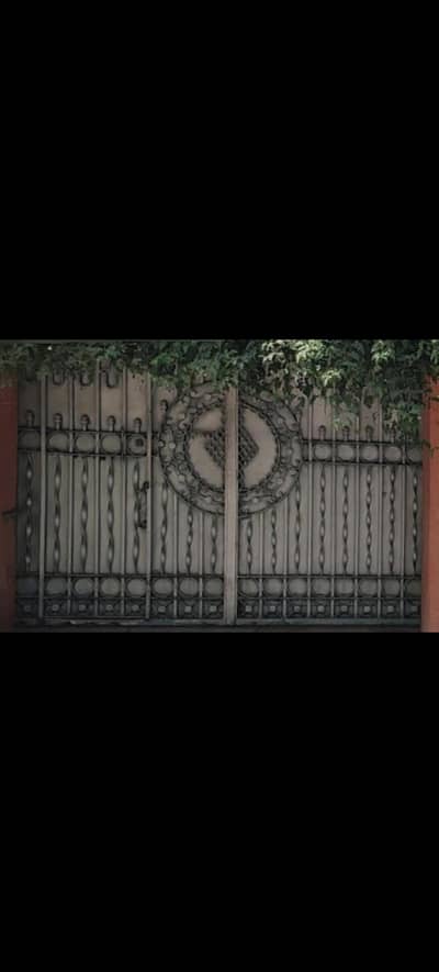 خوبصورت اور مظبوط لوہے کا گیٹ