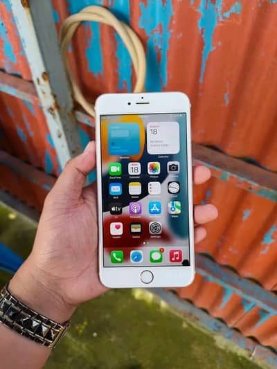 iPhone 6splus pta approved with box my WhatsApp number 03013564719