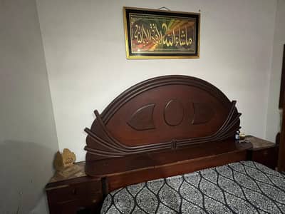 BED SET COMPETE WITH DRASSING AND DRAWS