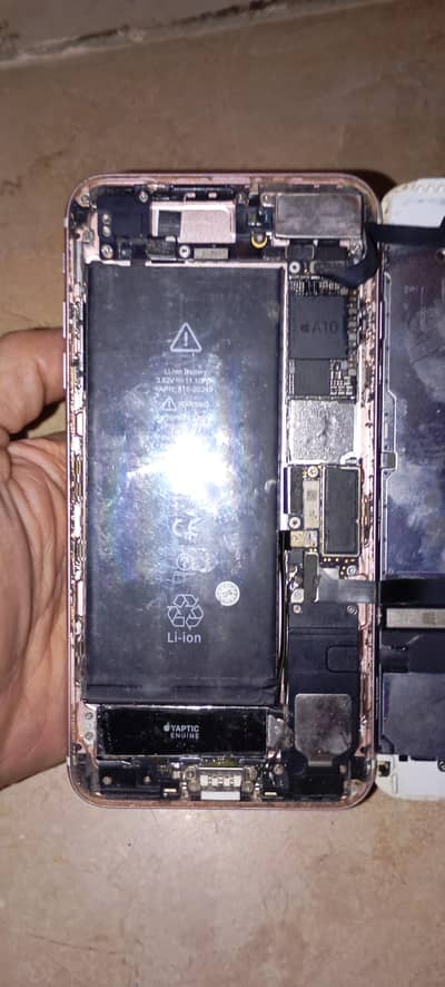 I phone 7plus main acce problem Baki mobile ok hai