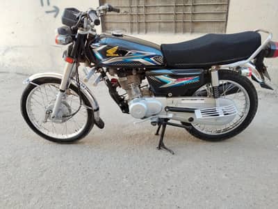 Honda 125 17 model  biio metric on the spot