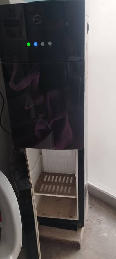 Haier Dispenser almost New