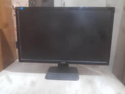 computer led 24"